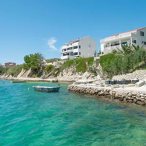 Beachfront Ante Apartmán
